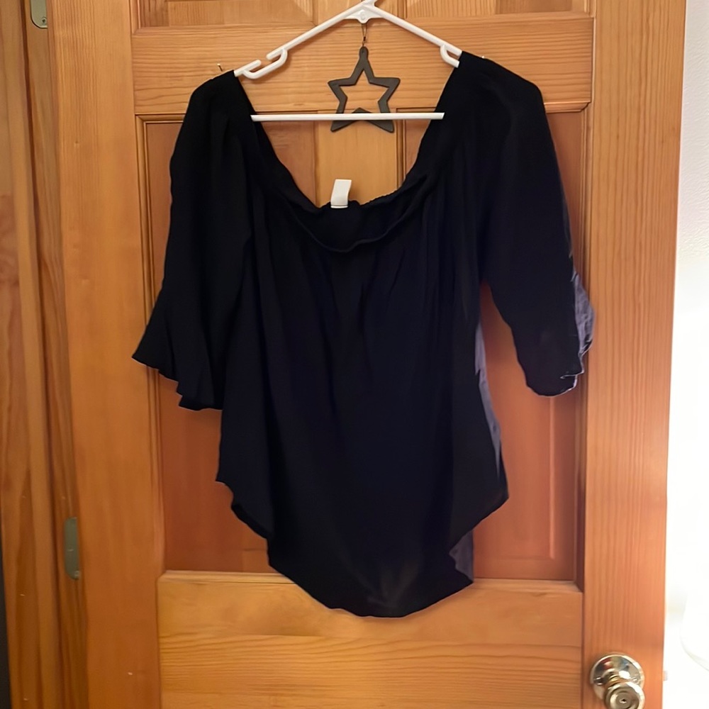 Like new off the shoulder black Old Navy top
